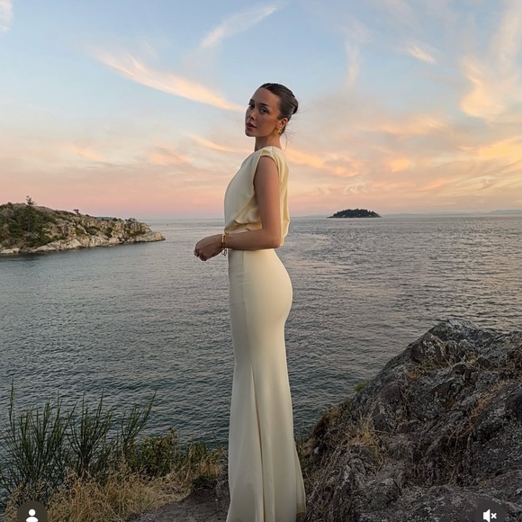 Club L London Cream Backless Dress - Picture 5 of 6